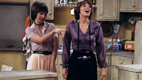 Laverne & Shirley: Due amiche con sogni grandi e risate ancora più grandi!